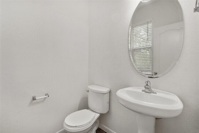 Building Photo - 22207 Woodseem Ct