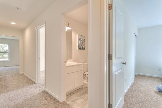 Building Photo - 178 Sitting Bull Dr