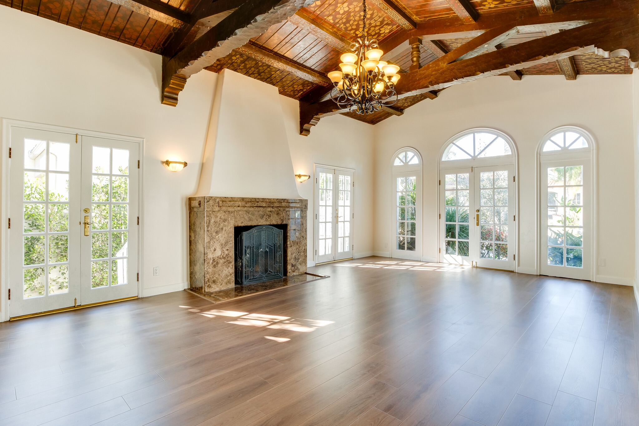 Living Room - 240 S Palm Dr