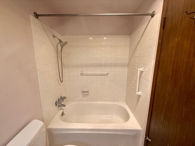 Building Photo - West Seattle Waterfront Condominium ~ West Beach Condominium