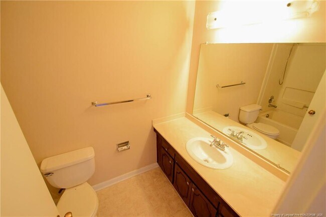 Building Photo - 573 Winding Creek Rd
