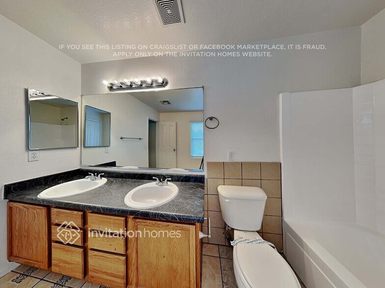 Building Photo - 9444 W Wilshire Ave