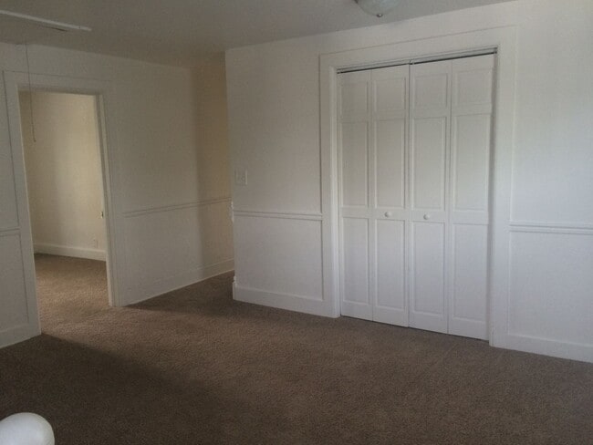 Building Photo - 417 Crooks Ave