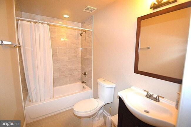 Building Photo - 21774 Kings Crossing Terrace
