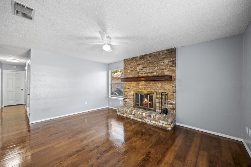 Building Photo - 2208 Viewtop Ln