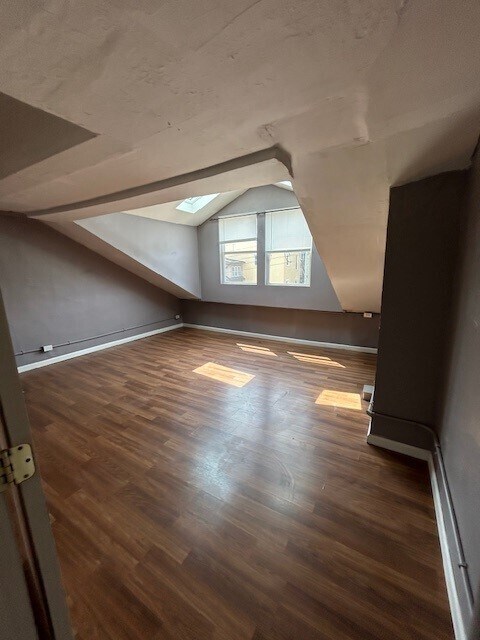 Building Photo - 22 W University Ave