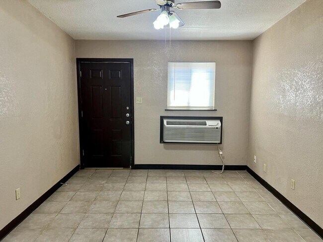 Primary Photo - 226 Cherry St