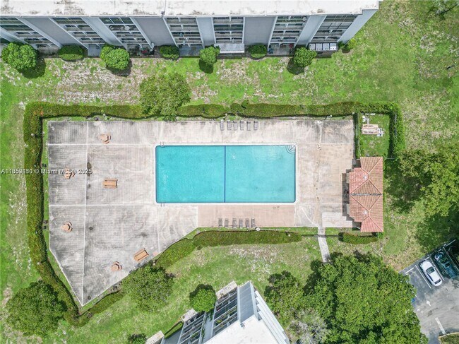Building Photo - 8740 N Sherman Cir