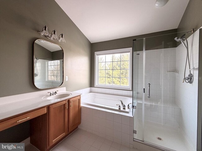 Building Photo - 43086 Shadow Terrace