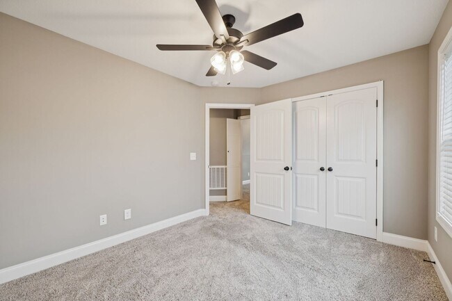 Building Photo - 3 Bedroom 2 1/2 Bathroom Home!!
