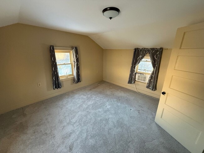 Building Photo - Spacious 4-Bedroom Home for Rent in Laconia – $2,095/month