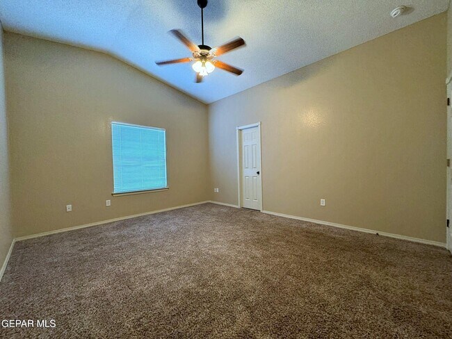 Building Photo - 13981 Sandy Rock Dr