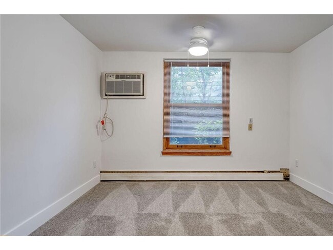 Building Photo - 99 E 54th St