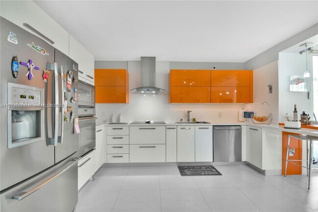 Building Photo - 5750 Collins Ave