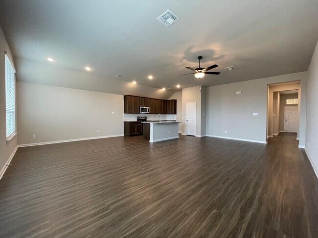 Building Photo - 7519 Broadmoor Cv