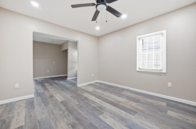 Building Photo - GORGEOUSLY REMODELED 2 BED HOUSE FOR RENT IN HAMPTON!