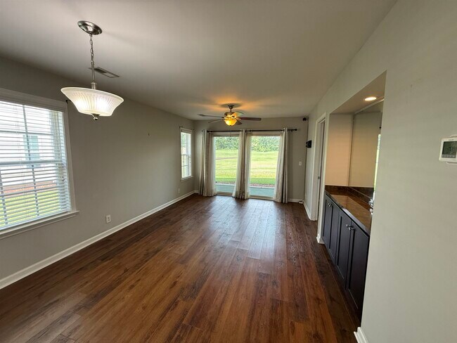 Building Photo - 653 Tupelo Ln