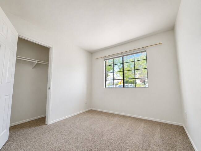 Building Photo - 1749 Reed Ave