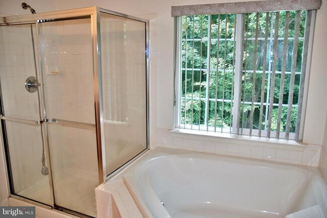 Building Photo - 18722 Broken Oak Rd