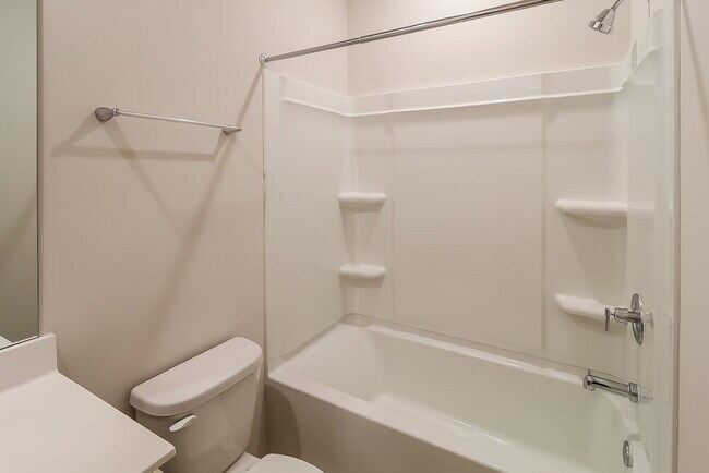 Building Photo - 879 Sara Mdw Rd