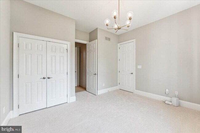 Building Photo - 5 Hibberd Rd