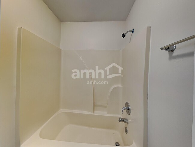 Building Photo - 7209 Sir William Dr