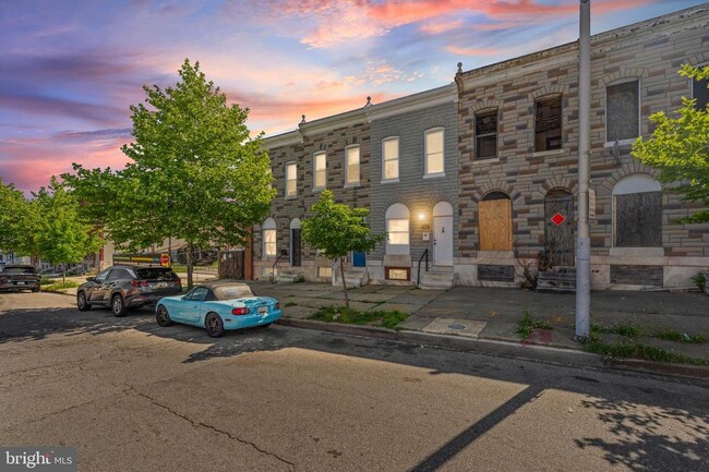 Building Photo - 1669 N Milton Ave