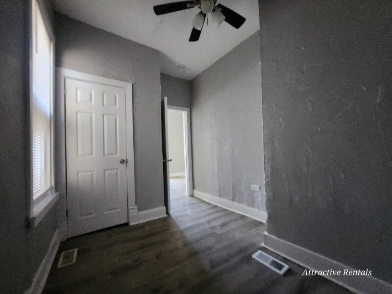 Building Photo - 7321 S Kenwood Ave