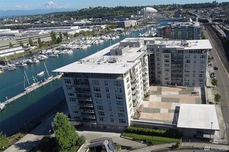 Building Photo - 1515 Dock St