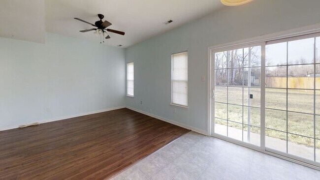 Building Photo - 3 Bedrooms 3 Bathroom Townhome
