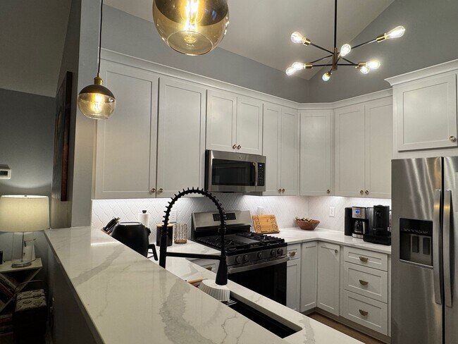 Building Photo - 1430 Deer Forest Dr