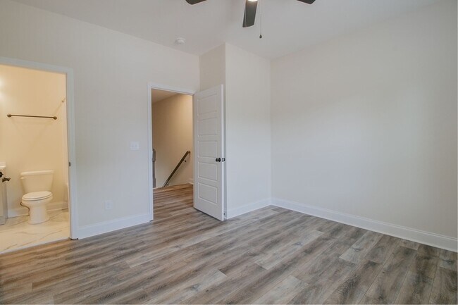 Building Photo - 550 Peachers Mill Rd