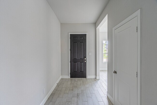 Building Photo - 316 Amenduni Ln