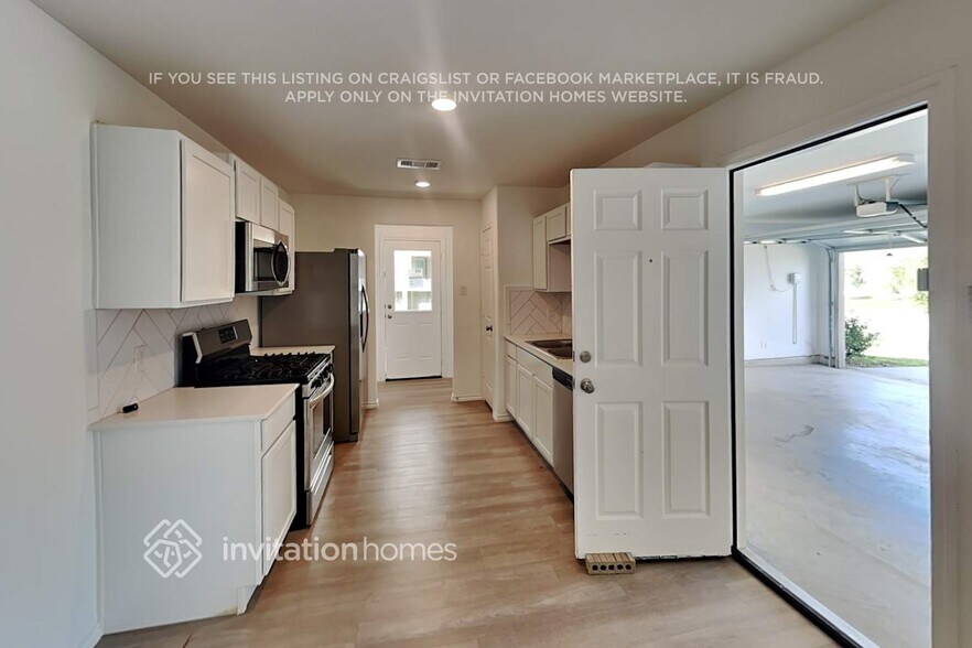 Building Photo - 18755 Faustina Way