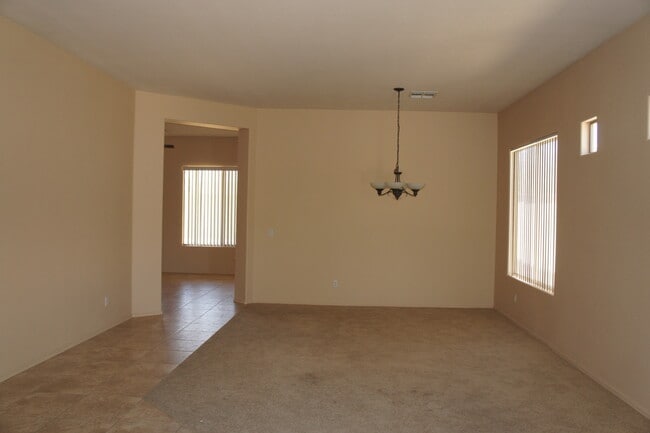 Building Photo - - Beautiful Home in Estrella Mountain Ranc...