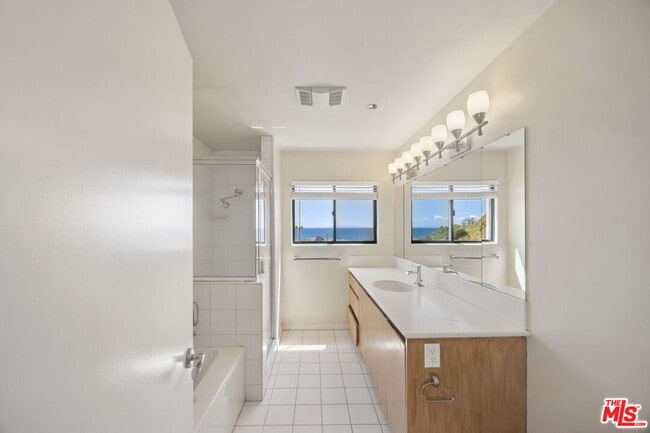 Building Photo - 21323 Rambla Vista