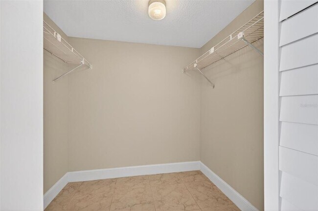 Building Photo - 7540 Bay Island Dr S
