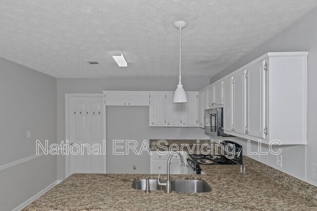 Building Photo - 213 Robin Ln