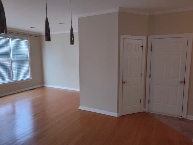 Building Photo - 615 Copperline Dr