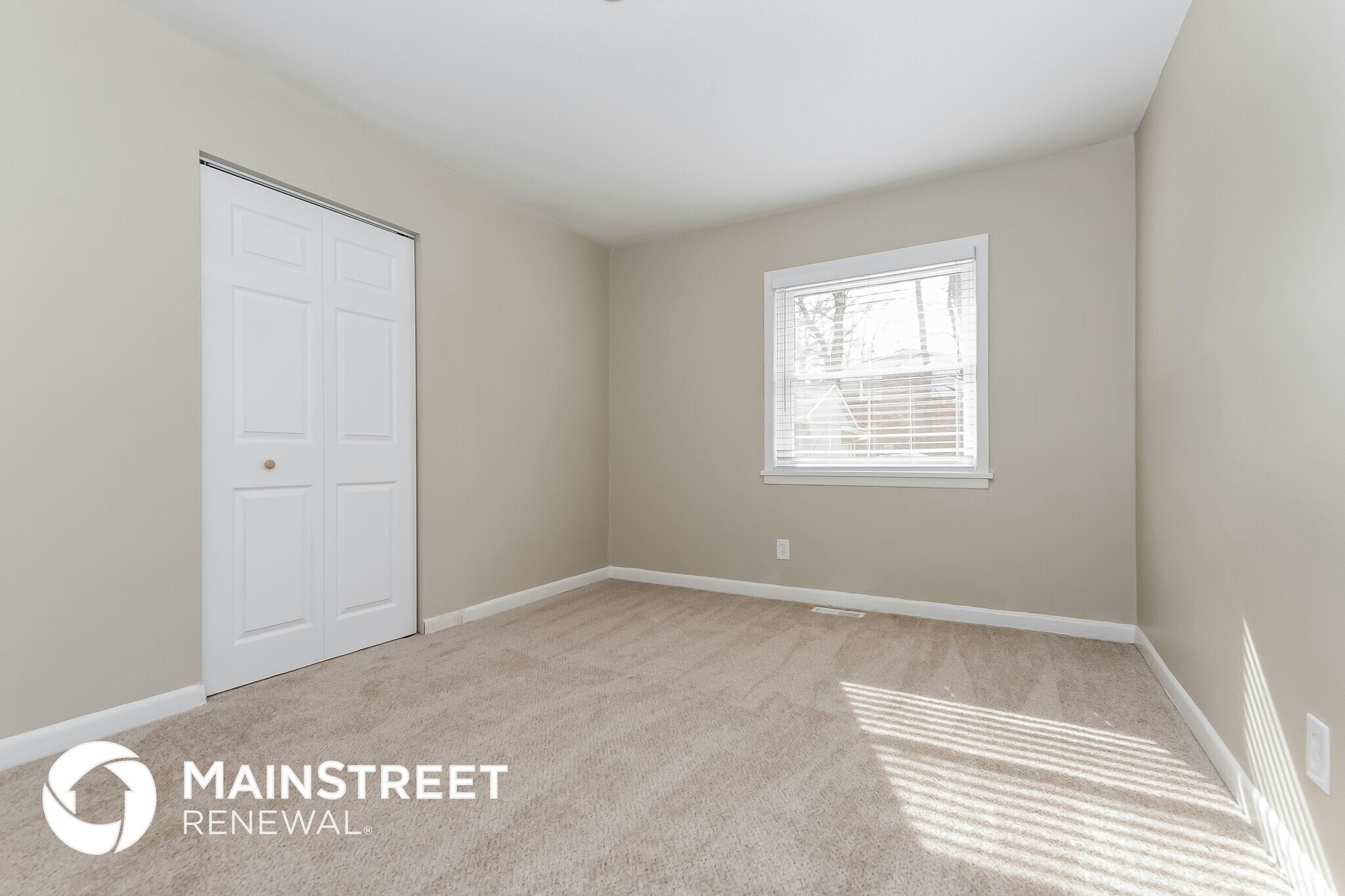 Building Photo - 6104 Holiday Blvd