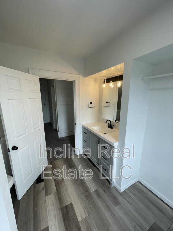 Building Photo - 561 2nd St