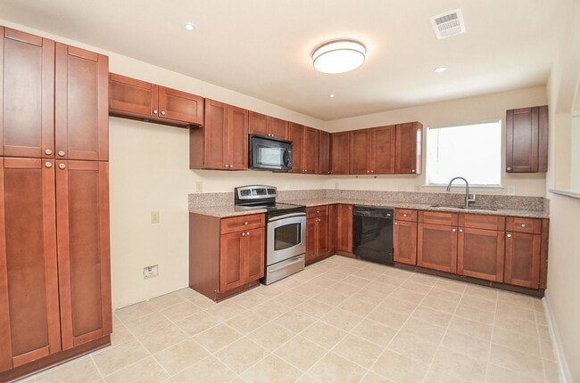 Building Photo - 14315 Branchwater Ln