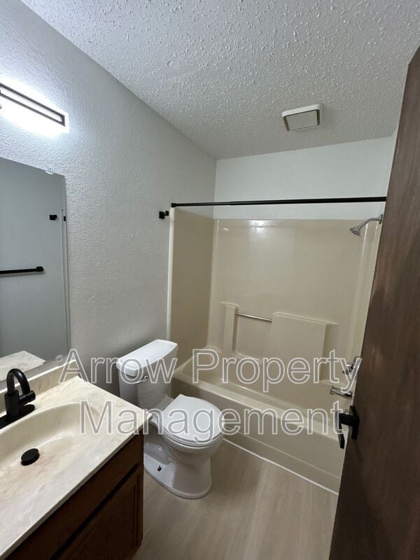 Building Photo - 205 E Arbor Ave