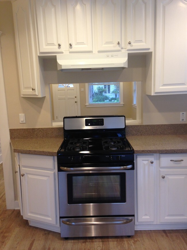 Newer stove - 4020 Massachusetts E St