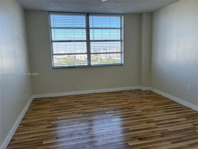 Building Photo - 2780 NE 183rd St