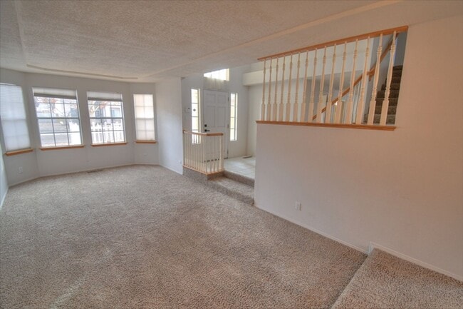 Building Photo - 4BD/3BA Available for Move In! Northeast Heights