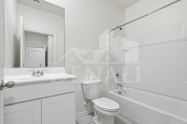 Building Photo - 10941 N 165th Ave