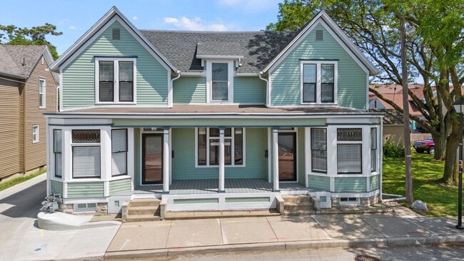Building Photo - Completely Brand New Restored Historic Townhome near Wells St Corridor.