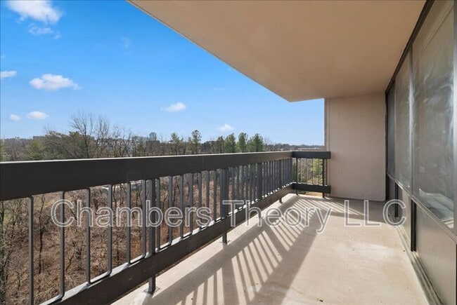 Building Photo - 3705 S George Mason Dr