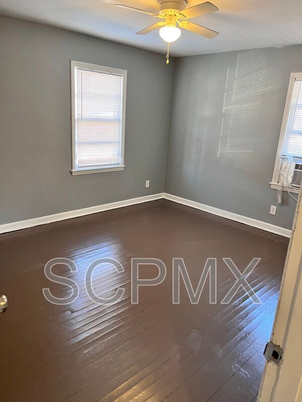 Building Photo - 2423 Crestview Dr